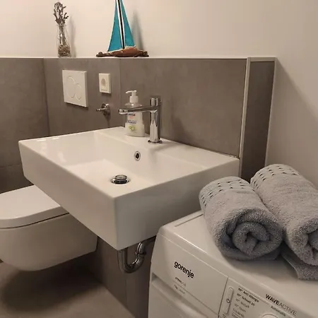 Ruhige 2-zimmer In Zentraler Taunus Lage 아파트 *