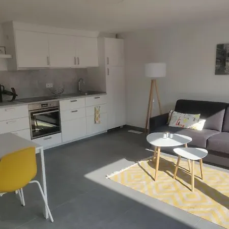 Ruhige 2-zimmer In Zentraler Taunus Lage Appartamento *